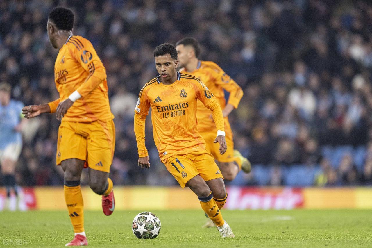 半岛体育-欧超杯转会期再迎强敌，罗马官宣签约，主帅态度——引发热议，资深球员宣示担当