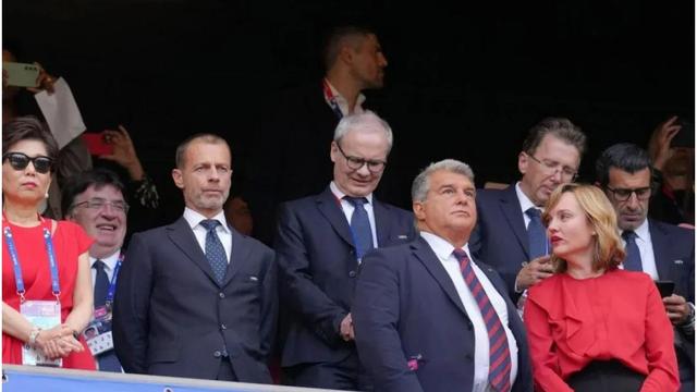 欧超杯转会期再迎强敌，罗马官宣签约，主帅态度——引发热议，资深球员宣示担当