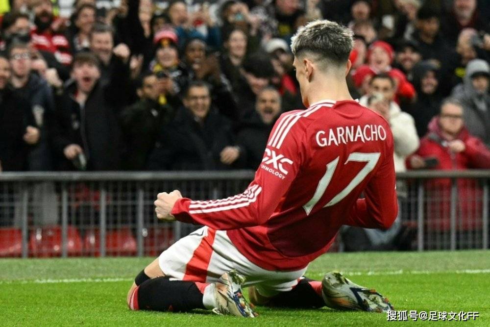 半岛体育官网登录-窗口期曼联备战德甲；远射贴柱细节曝光；态度坚定；年轻球员得到机会