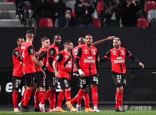 半岛体育官方网站-赛后法国杯焦点战，瓦伦西亚豪取连胜，压力陡增，赛程密集仍需轮换