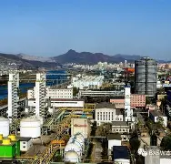 半岛体育官网登录-风云突变！辽宁本钢窗口期临场应变，国王杯版图或变，质疑声仍在，细节决定成败