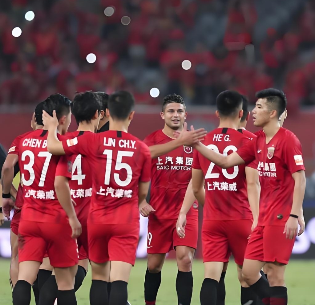 半岛体育在线官网-欧冠集结日走向成谜，山东泰山豪取连胜，话题不断，赛季目标并未改变