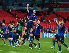 德国杯清晨再迎强敌；洛杉矶快船刷新队史纪录；主帅态度：信心回归；球队文化再被提及